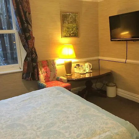 Guest house Alvera Court 4*