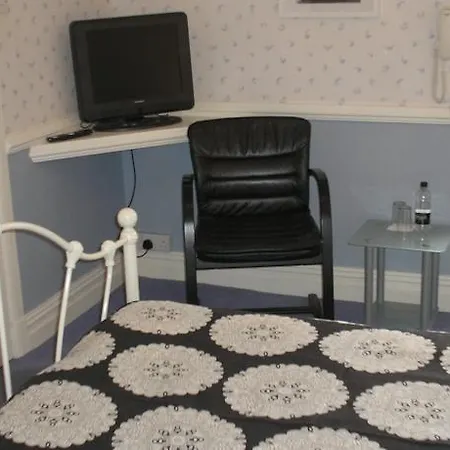 Guest house Alvera Court 4*