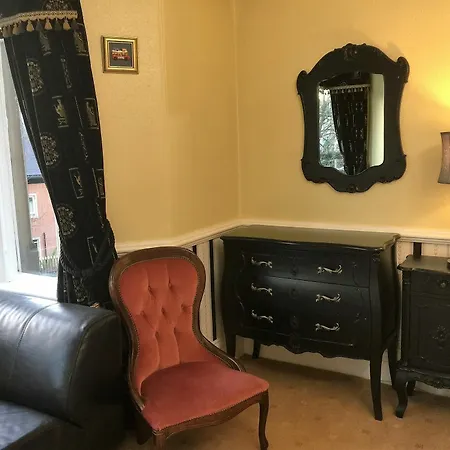 Guest house Alvera Court 4*